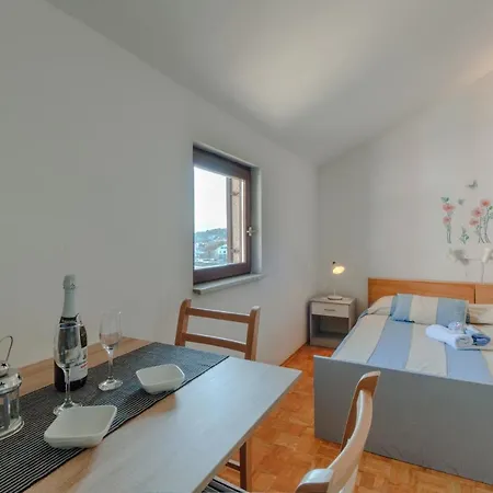 Apartment Kotoras *