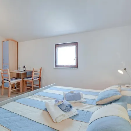 Apartment Kotoras