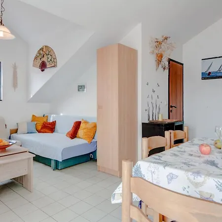 Kotoras Apartment *