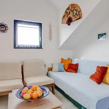 Apartment Kotoras *
